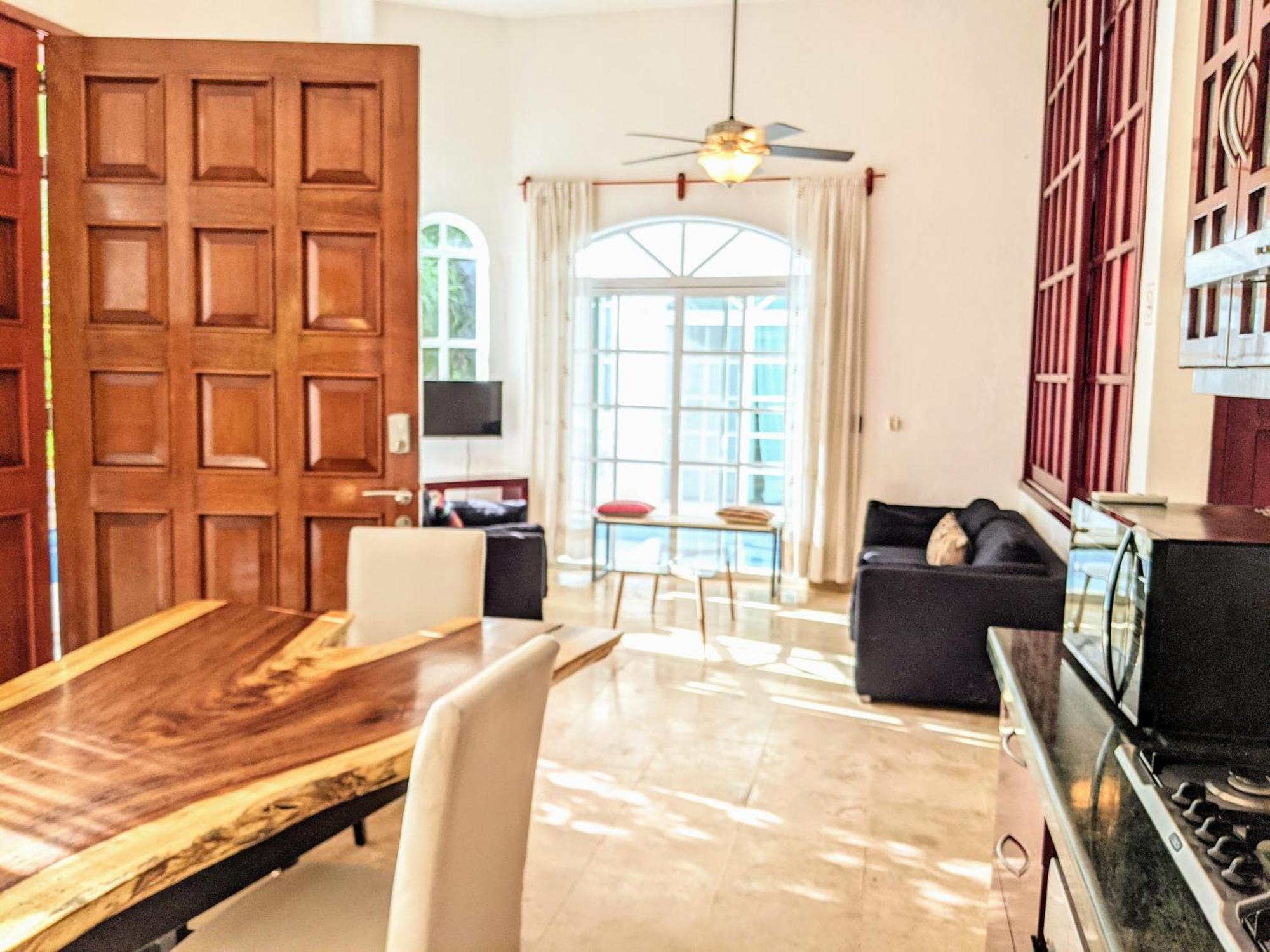 Сasa de vacaciones Castillo Playacar Fase 1 9br 3kitchen Pool Walk To Beach 5th Ave 25max *